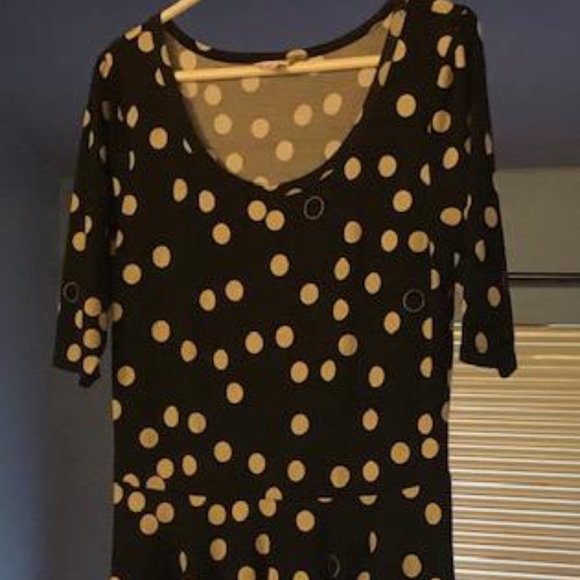 ONE SKIRT, ONE LULAROE DRESS, AND NICE TOPS - Picture 9 of 12